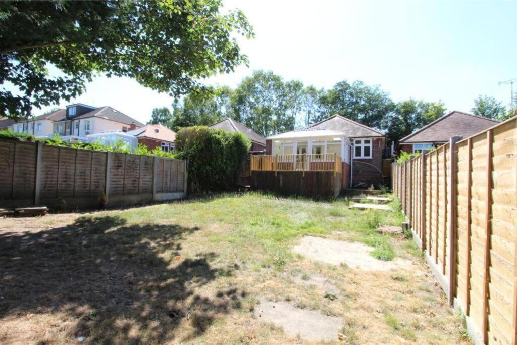 Accessible 3-Bedroom Bungalow With Patio +Driveway Southampton Eksteriør bilde