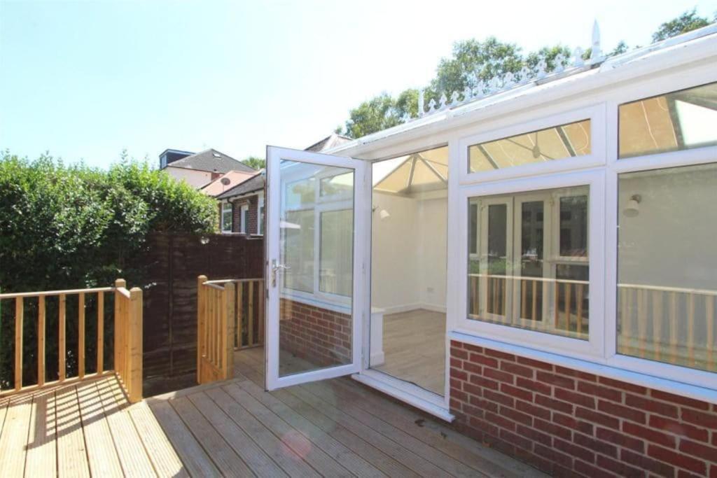 Accessible 3-Bedroom Bungalow With Patio +Driveway Southampton Eksteriør bilde
