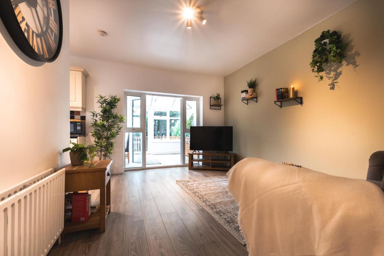 Accessible 3-Bedroom Bungalow With Patio +Driveway Southampton Eksteriør bilde