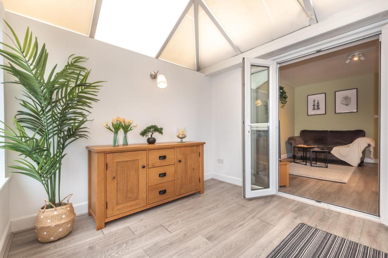 Accessible 3-Bedroom Bungalow With Patio +Driveway Southampton Eksteriør bilde