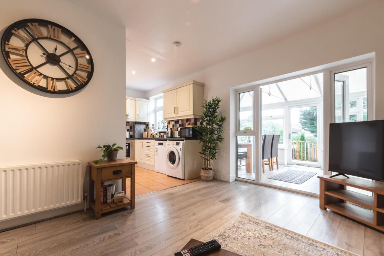 Accessible 3-Bedroom Bungalow With Patio +Driveway Southampton Eksteriør bilde